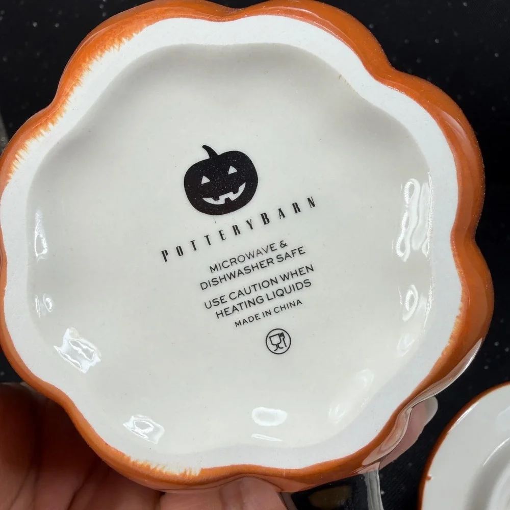 Pottery Barn Peek A Boo Cat Lidded Mug Halloween Pumpkin Black Cat Ceramic Cup